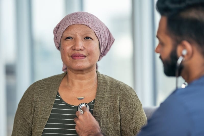 Cancer-patient-has-heart-checked-by-doctor